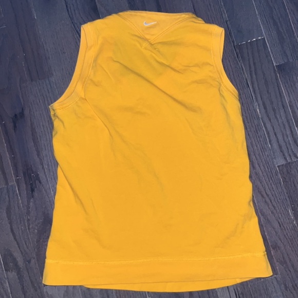 Vintage Gray Nike Tag Embroidered Swoosh Workout Tank Top - Picture 5 of 7